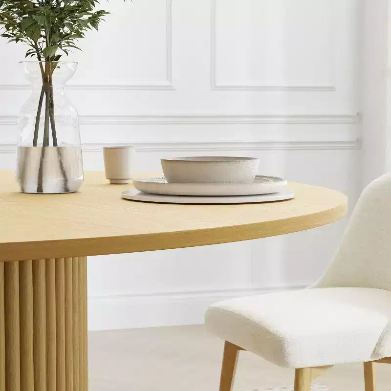 Table de salle à manger ronde en bois massif de 60" - Table de cuisine pour 6-8 personnes avec plateau et pieds cylindriques concaves pour salon/salle à manger/bureau - Naturel